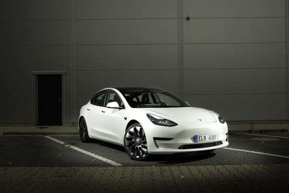 Brilo Team – Myšlenky UX Designéra: Design of Everyday Things VS Tesla Model 3